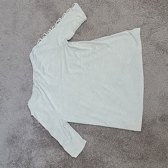 Love Scarlett Short Sleeve Top - Medium - Picture 6 of 7